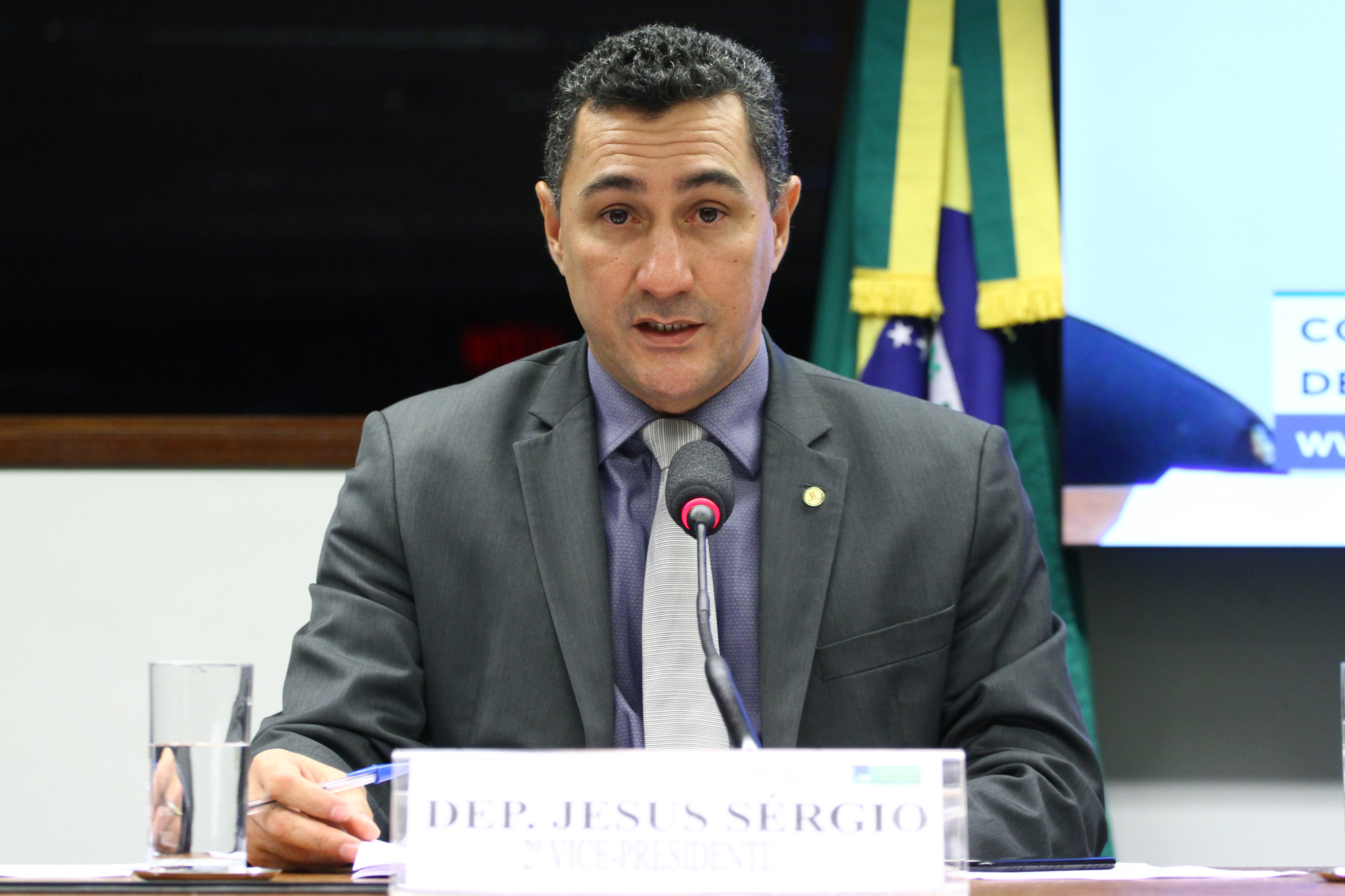 Projeto permite saque do FGTS para trabalhadores com diabetes