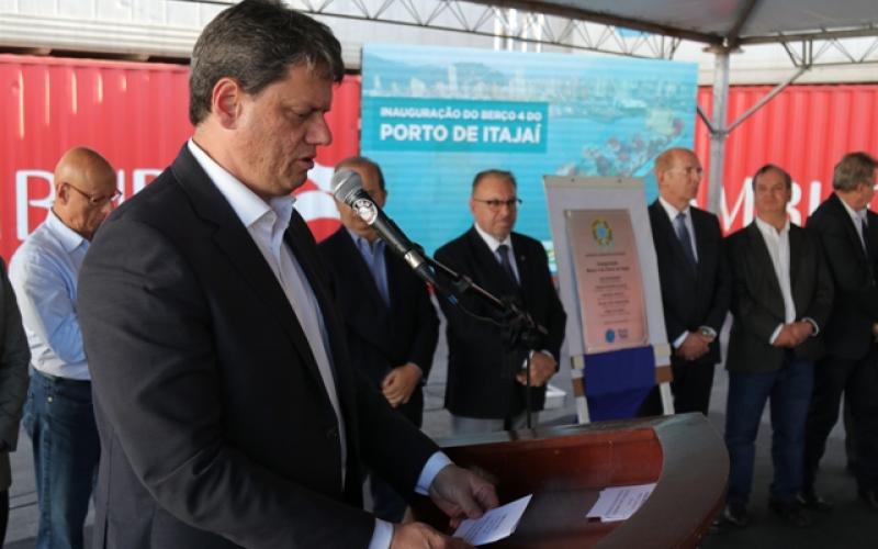 Ministro da Infraestrutura inaugura berço do Porto de Itajaí