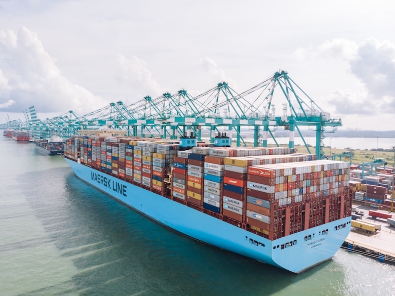 Monaco Maersk define recorde de contêineres carregado