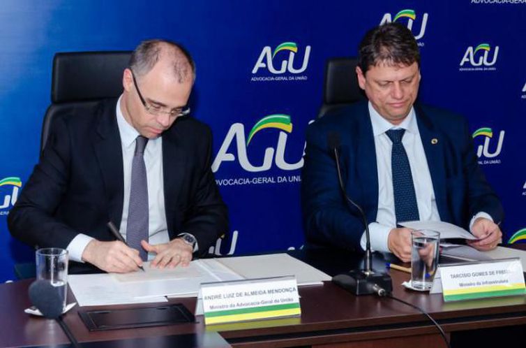 AGU criará força-tarefa para garantir investimentos em infraestrutura