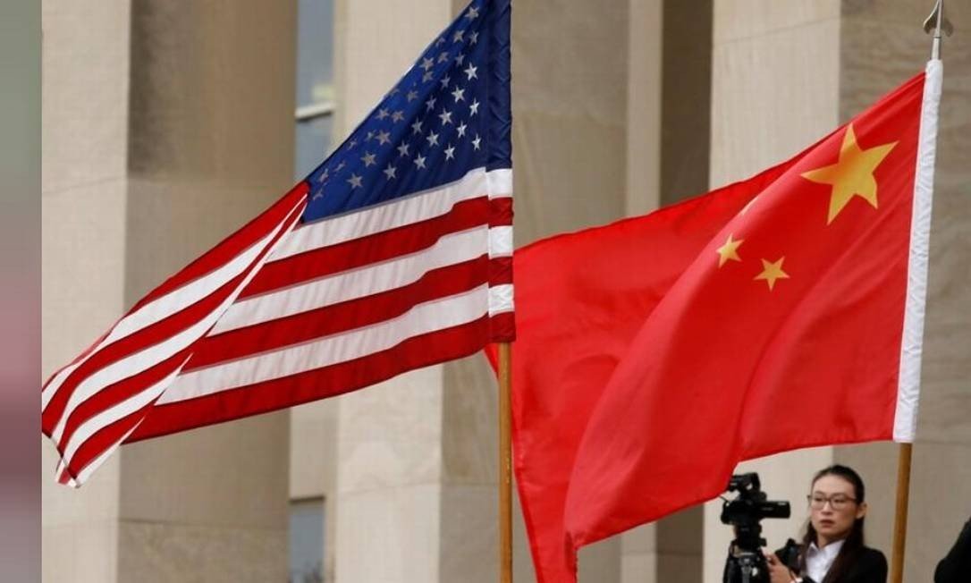 Guerra comercial reduz exportações e importações americanas em abril