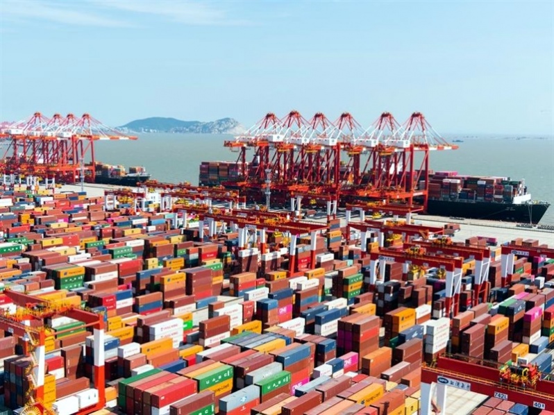Presidente da Colômbia atendeu à tecnologia automatizada do porto de Yangshang, China