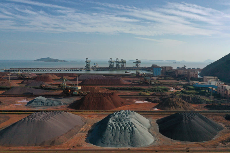 Minério de ferro na China fica estável, mas sobe na semana com temores de oferta