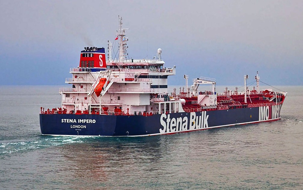 Irã insinua trocar navios petroleiros retidos