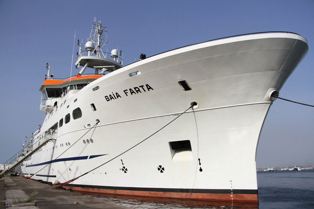 Angola recebe navio de investigação científica, Baía Farta