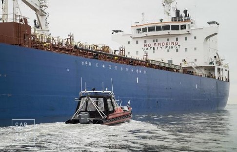 Porto de Amsterdã inicia testes do drone marinho Telemetron para a manutenção portuária