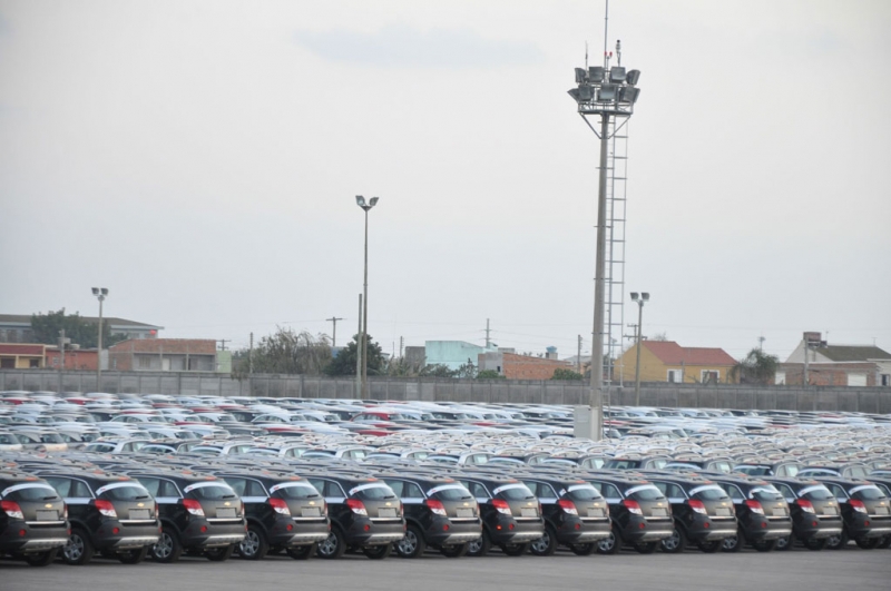 Brasil trabalhará para incluir automóveis e açúcar