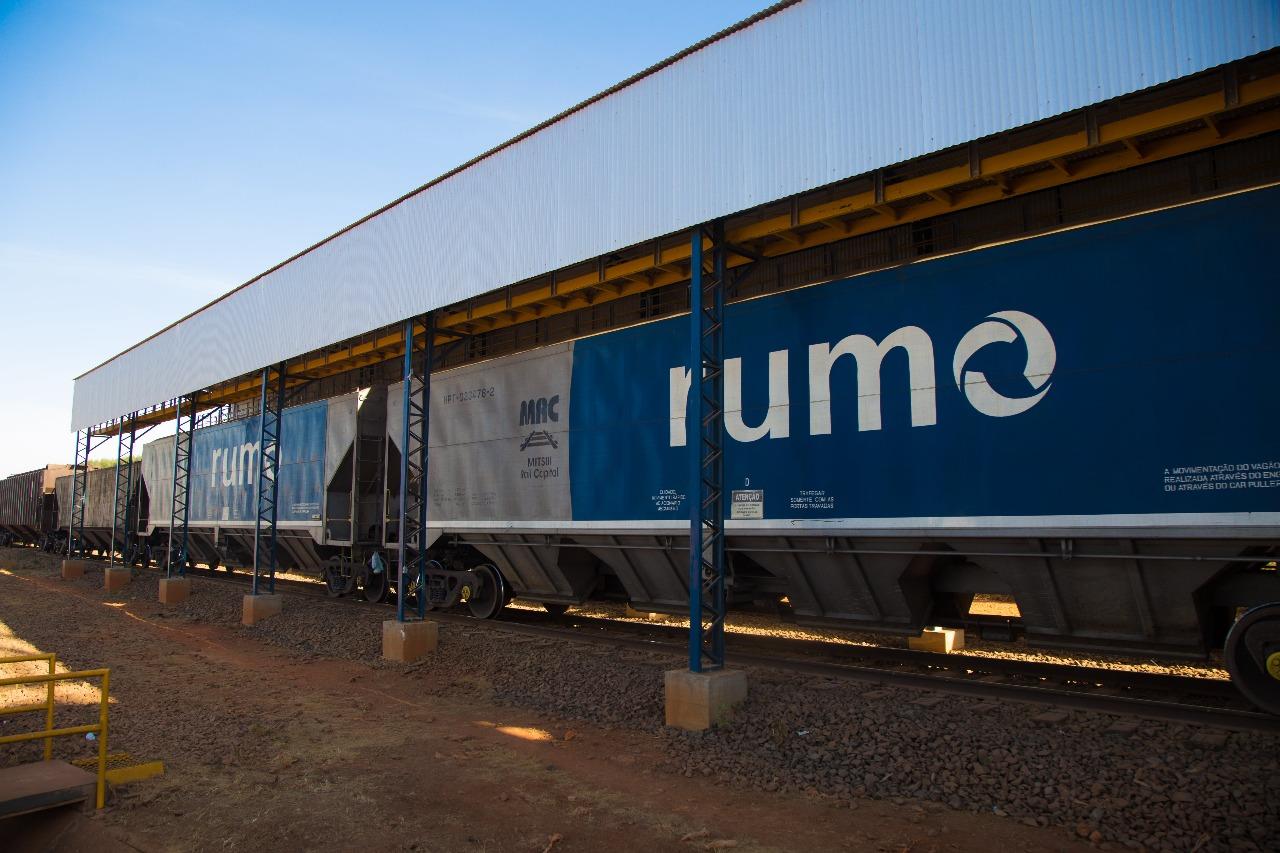 Rumo reverte prejuízo e registra lucro no segundo trimestre 