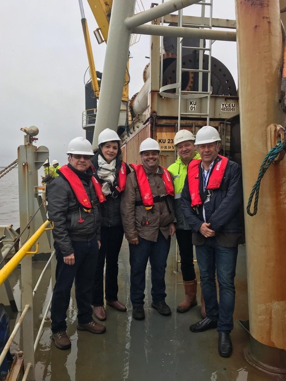 Diretor-geral do DNIT visita as obras da dragagem do Porto de Rio Grande