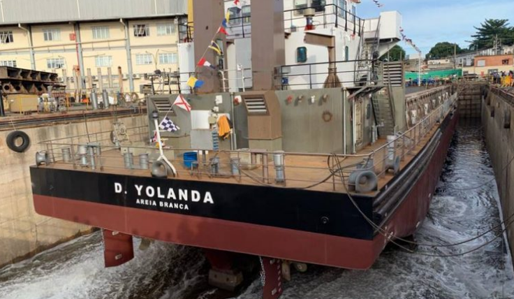 Estaleiro São Miguel lança ao mar embarcação de transporte de sal
