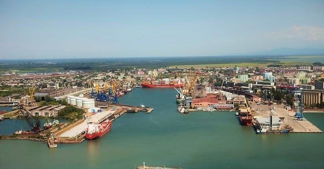 APM Terminals Poti iniciou a implementação de operações ininterruptas de 24/7 para maximizar a utilização do cais, aumentar a eficiência e acelerar o manuseio de embarcações
