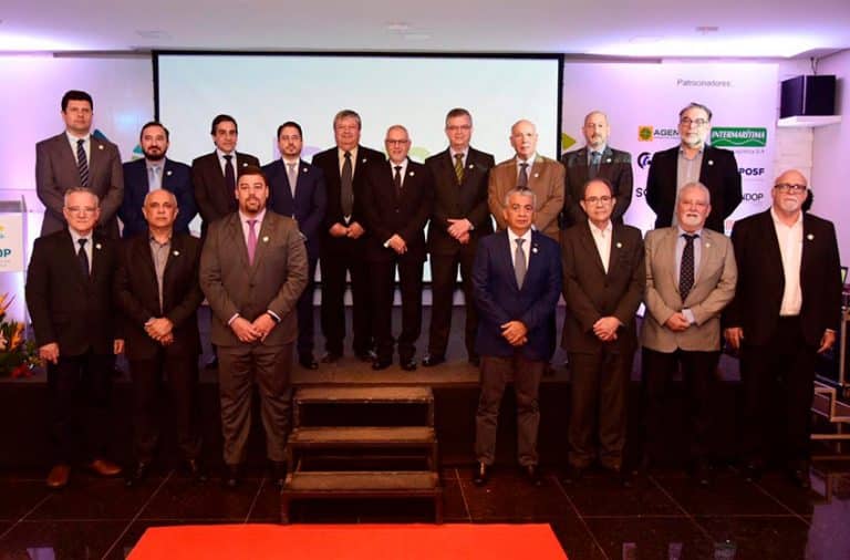 Fenop comemora 25 anos com grande encontro de portuários em Brasília
