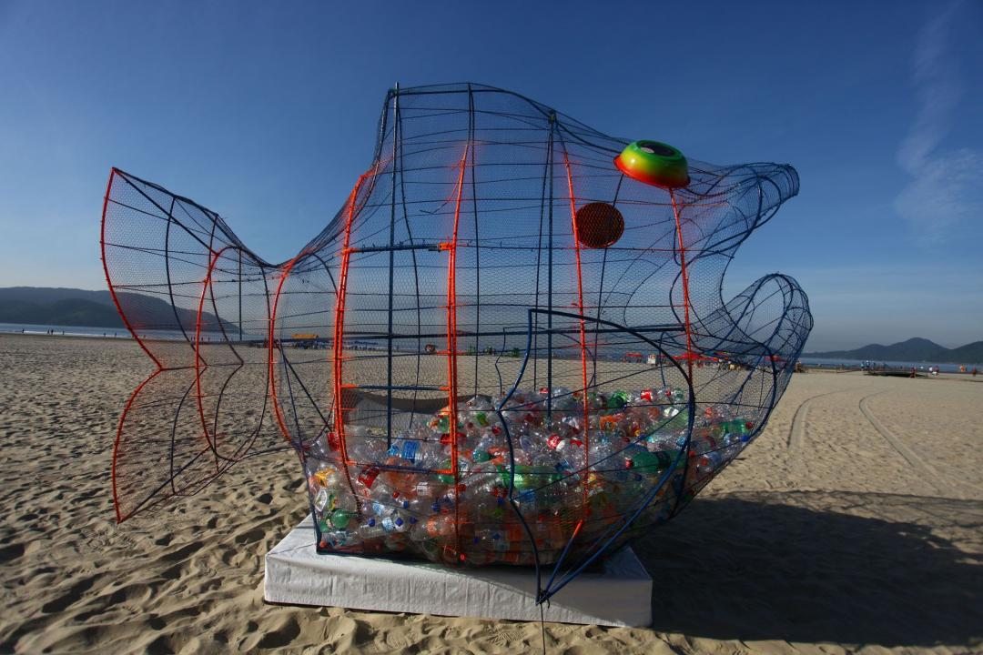 Ecopeixe retorna à praia de Santos nesta sexta-feira