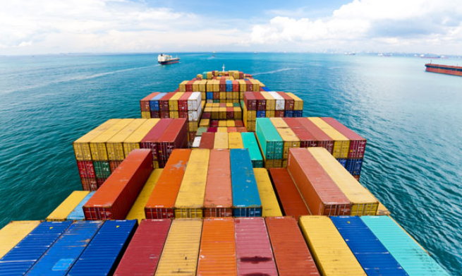Maersk: Guerra comercial EUA-China pode encolher crescimento da procura por tráfego de contêineres