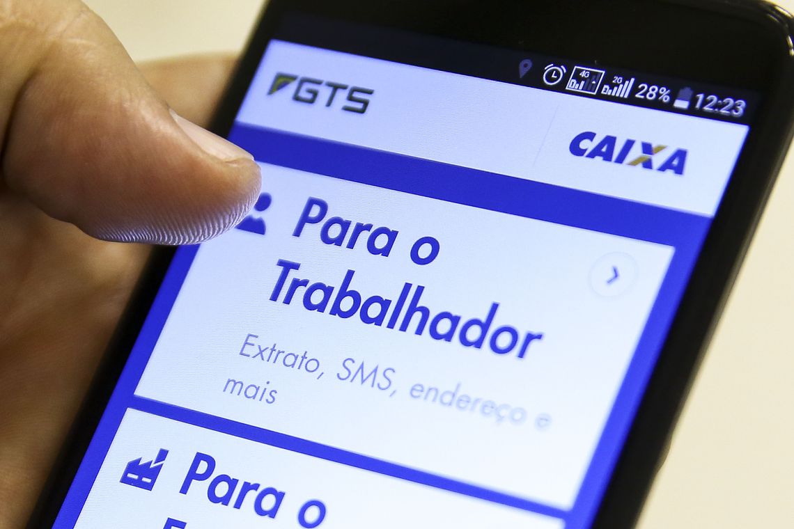 Saque do FGTS para faculdade e cirurgias é aprovado