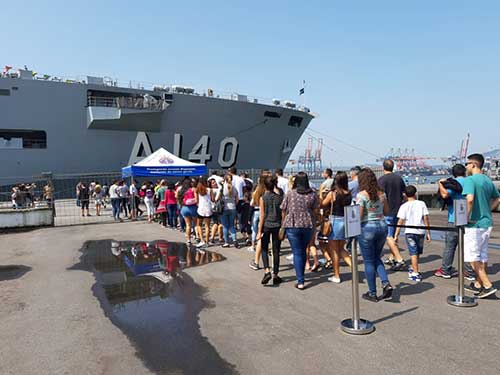 Porta-Helicópteros Multipropósito “Atlântico” visita o Porto de Santos-SP