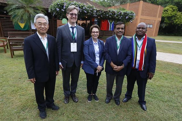 Reunião de ministros do Brics debate comércio global