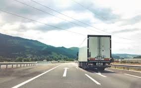 STF analisa vínculo de emprego no transporte de cargas