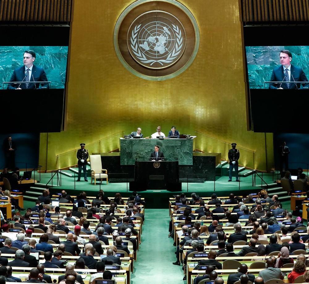 Bolsonaro ataca França, mídia, ONGs e a própria ONU