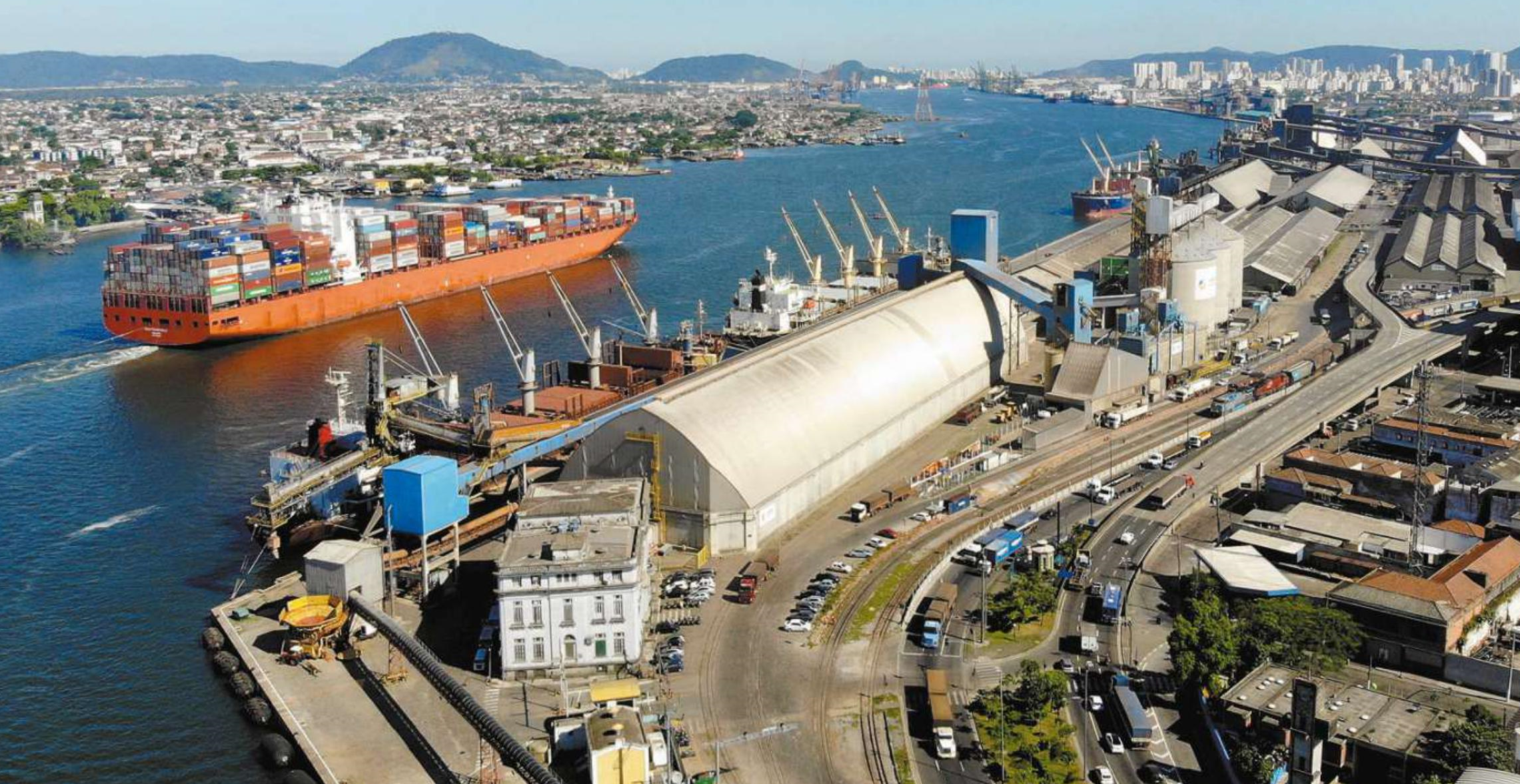 Hub port em Santos requer adequações