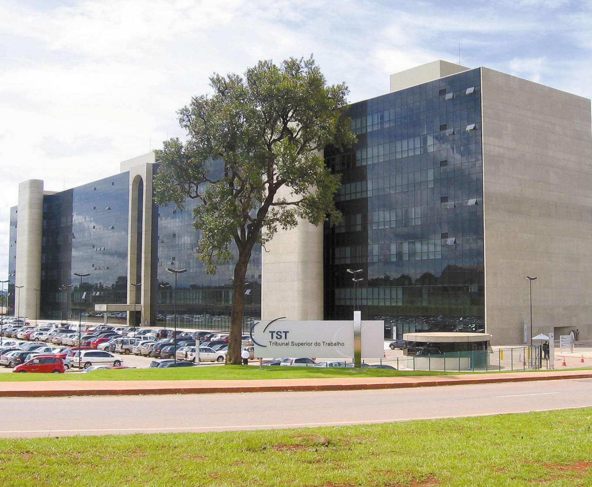 Decisão breca ações trabalhistas