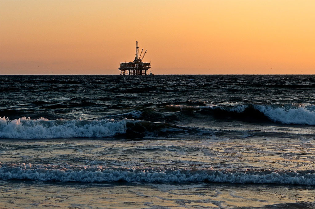Petroleiras vendem ativos poluentes, mas emissões persistem
