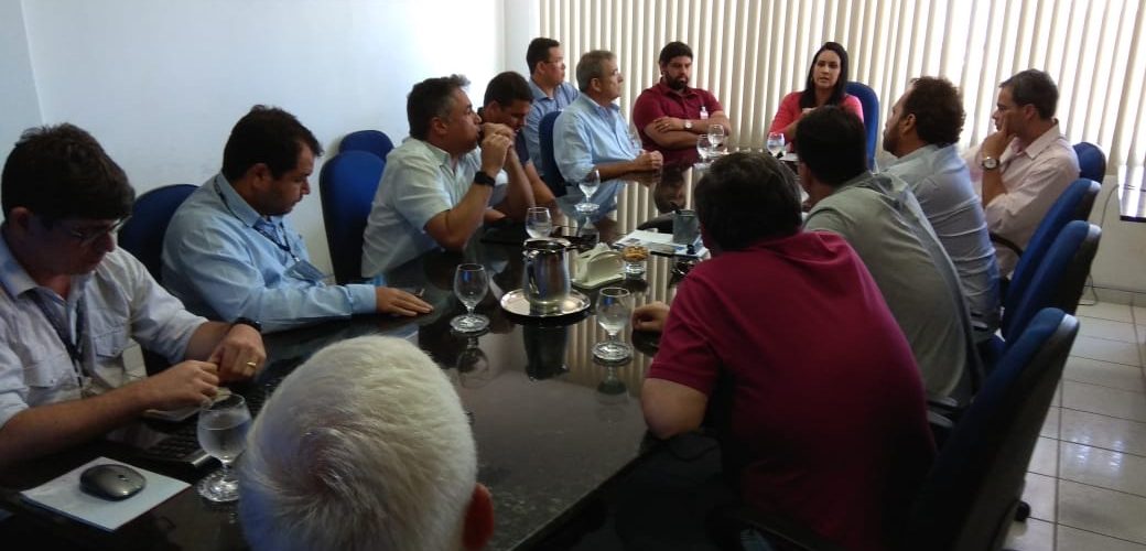 Cia Docas e entidades fazem reunião sobre criação de pátio regulador de caminhões em Cabedelo