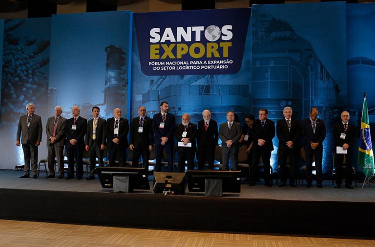 Folha de S.Paulo publica Carta Fórum Nacional Santos Export