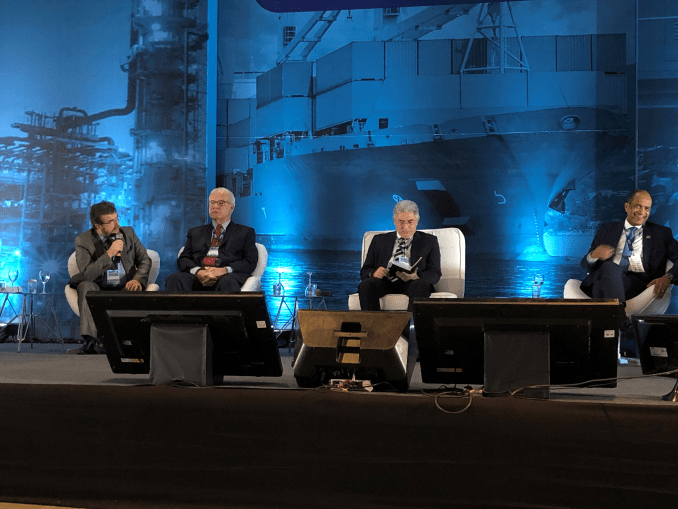 Povia debate regulação da logística de comércio exterior na Santos Export