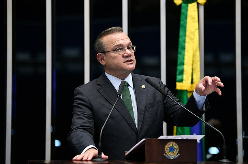 Wellington Fagundes registra realização de fórum do setor logístico portuário