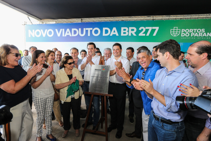 Novo viaduto de Paranaguá agiliza movimentação de cargas para o porto