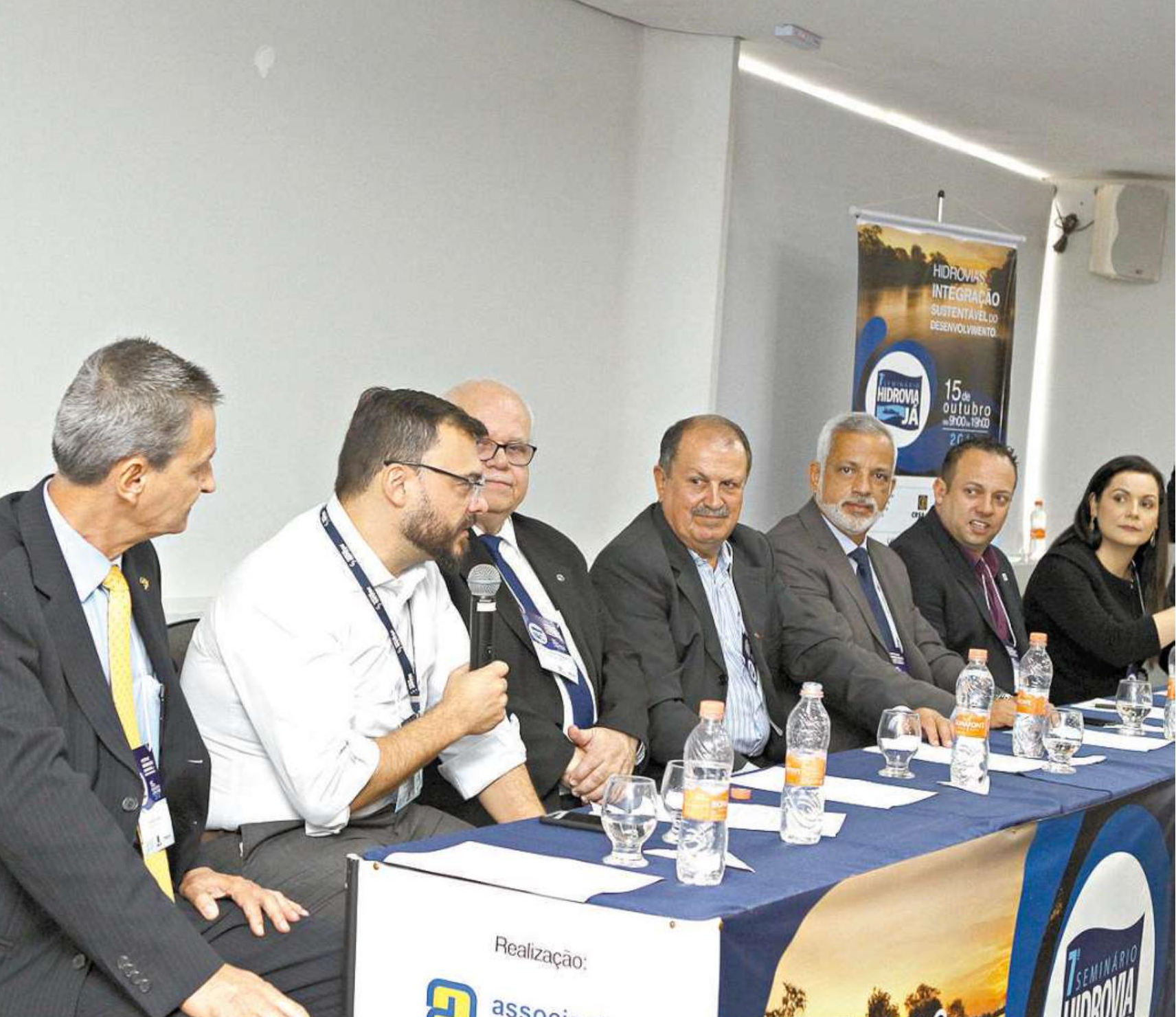 Seminário debate viabilidade da hidrovia no Porto de Santos