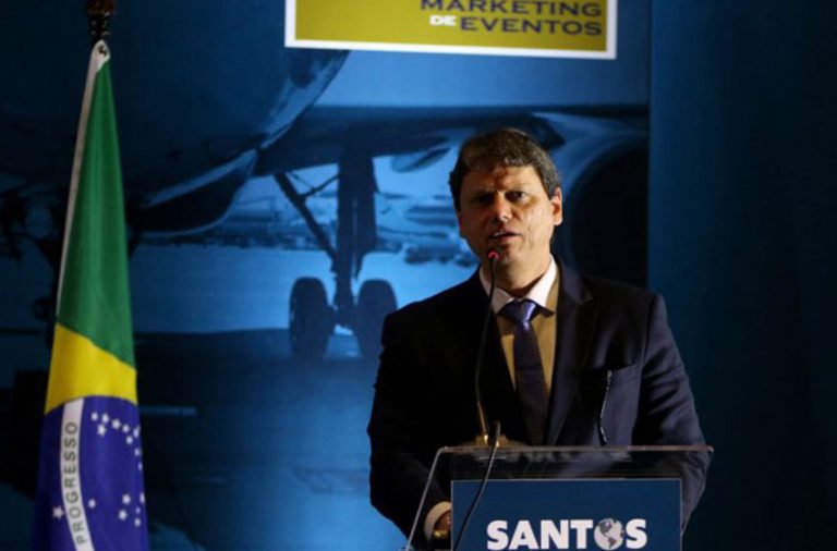 Ministro da Infraestrutura diz que “Brasil é a bola da vez” na abertura do Fórum Nacional do Santos Export