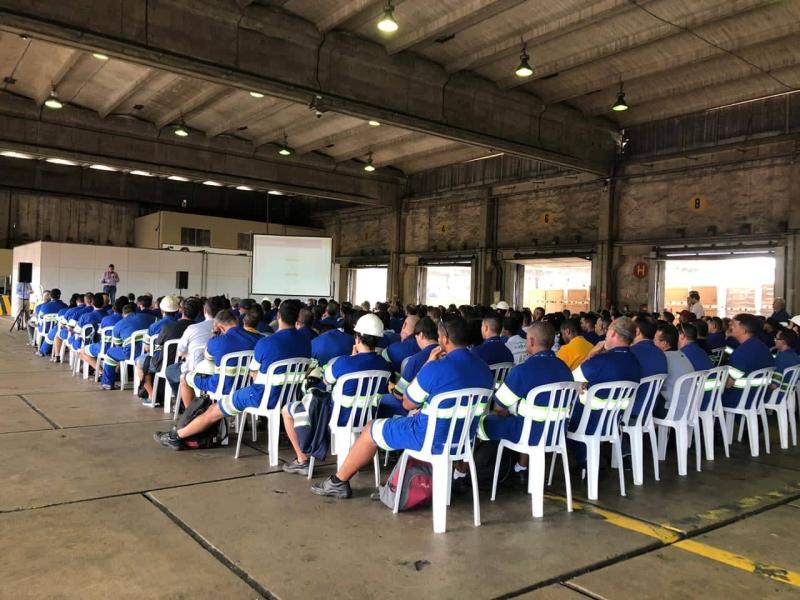 Mais de mil funcionários do Tecon Santos participaram ontem do Viva Voz Ao Vivo, que aconteceu no Armazém do terminal