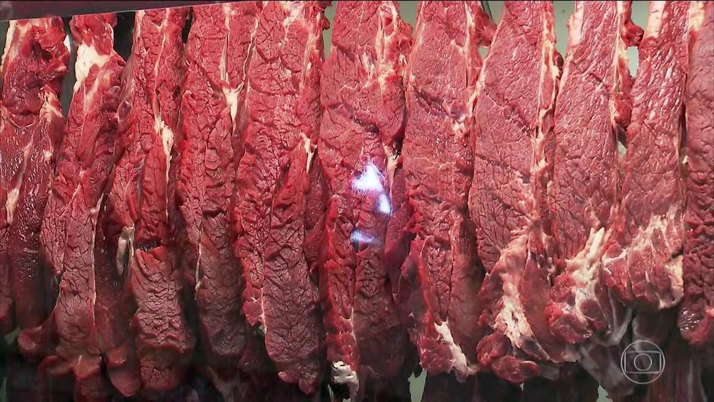 Indústria de carne do Brasil e consumidor pagam mais com exportação maior à China