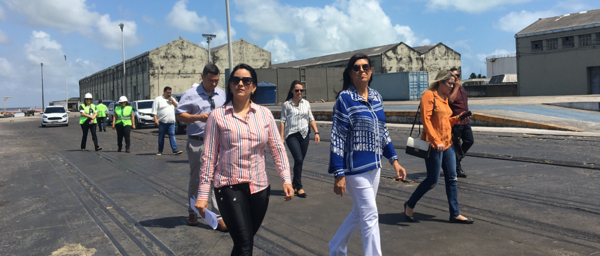 Governadora em exercício visita Porto de Cabedelo e destaca investimentos