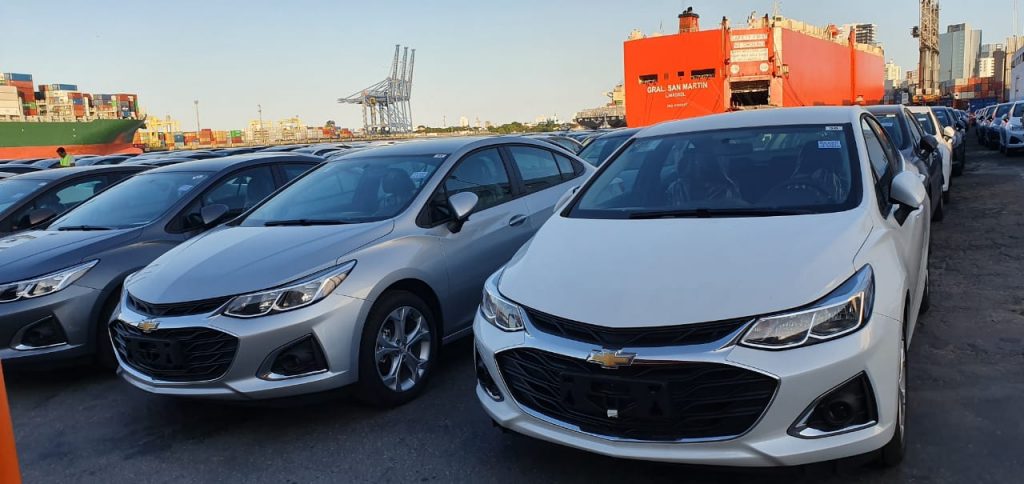 Porto de Itajaí recebe 27ª embarcação com carros da montadora General Motors