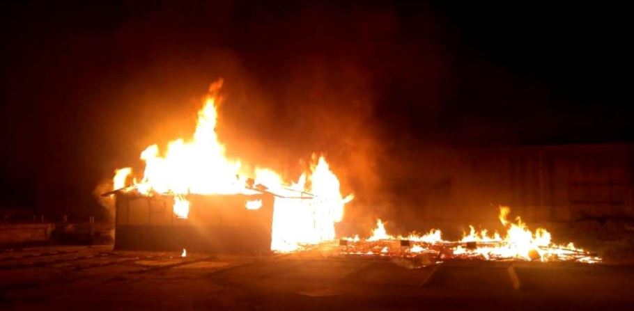 Incêndio atinge pátio de obras abandonado do Governo Federal em Santos