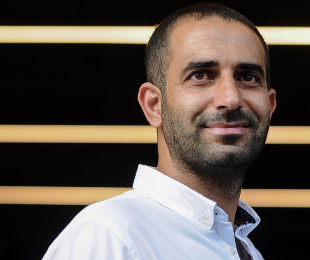 Programas ajudam refugiados a achar trabalho qualificado