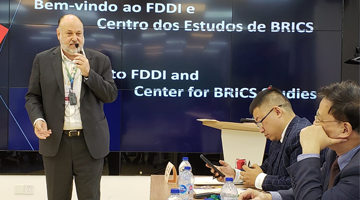 Unis cria modelo de intercâmbio para aluno que estuda e trabalha