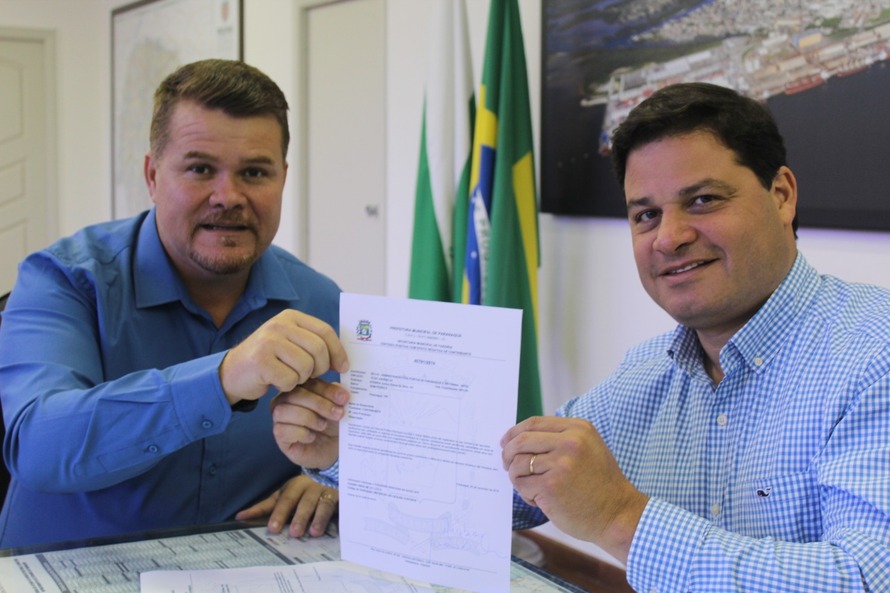 Porto de Paranaguá recebe certidão negativa de débitos municipais