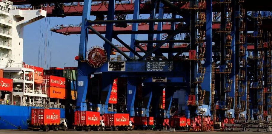 Santos Brasil acelera ampliação do Tecon