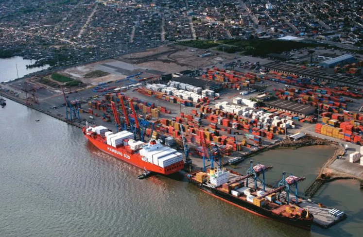 Santos Brasil recua após vencer disputa por área no Porto de Santos