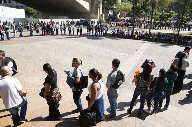 Lei da Liberdade Econômica pode liberar 4,5 milhões de trabalhadores de bater ponto
