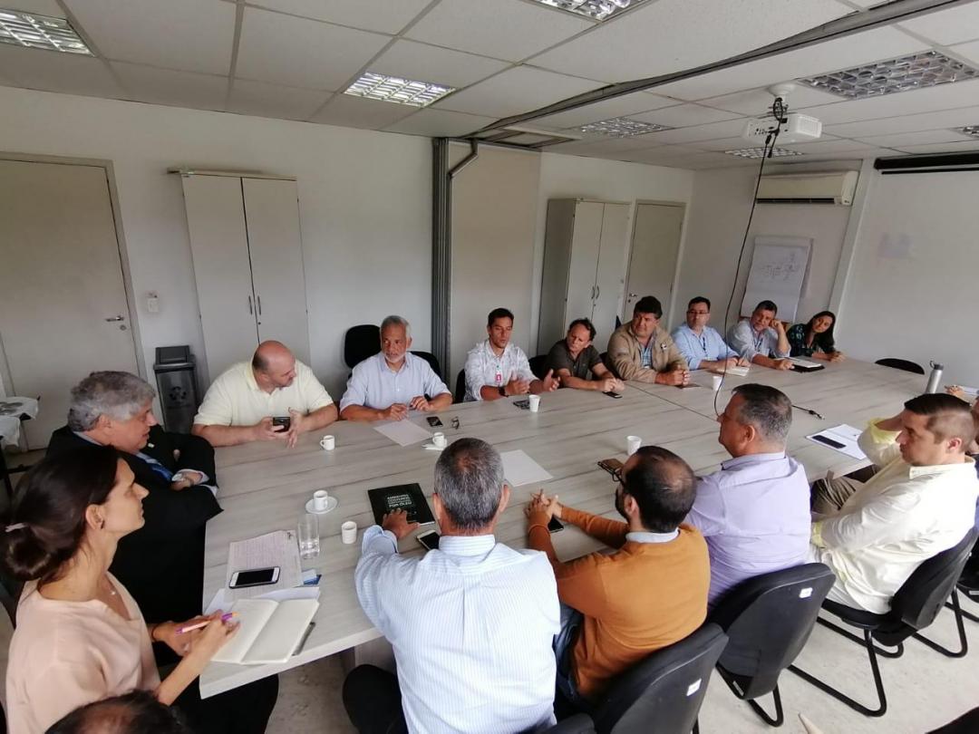 Grupo estabelece critérios para comunicação de manchas de óleo na Baixada Santista
