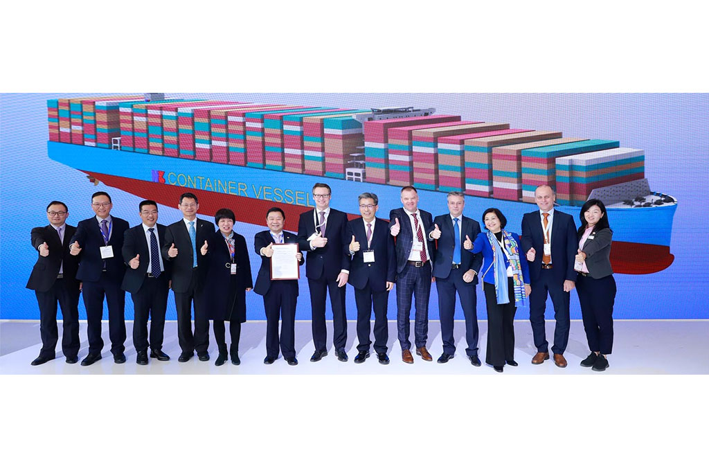 DNV GL anuncia aprovação a projeto de porta-contêiner de 25 mil TEUs a GNL