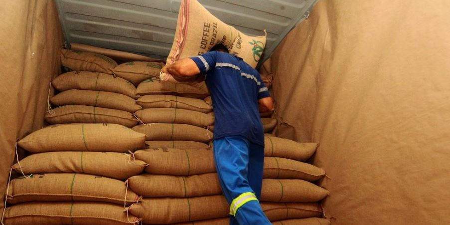O cais santista e o café