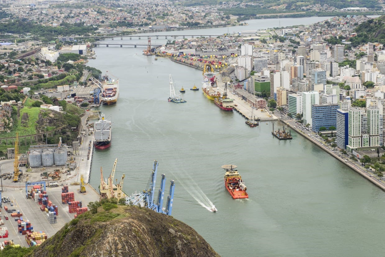 Pioneirismo e tecnologia no controle de tráfego do Porto de Vitória