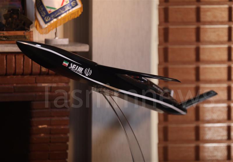 Marinha do Irã apresenta drone de combate a jato
