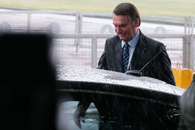 "Somos os pobres da história", diz Bolsonaro sobre taxação do aço por Trump
